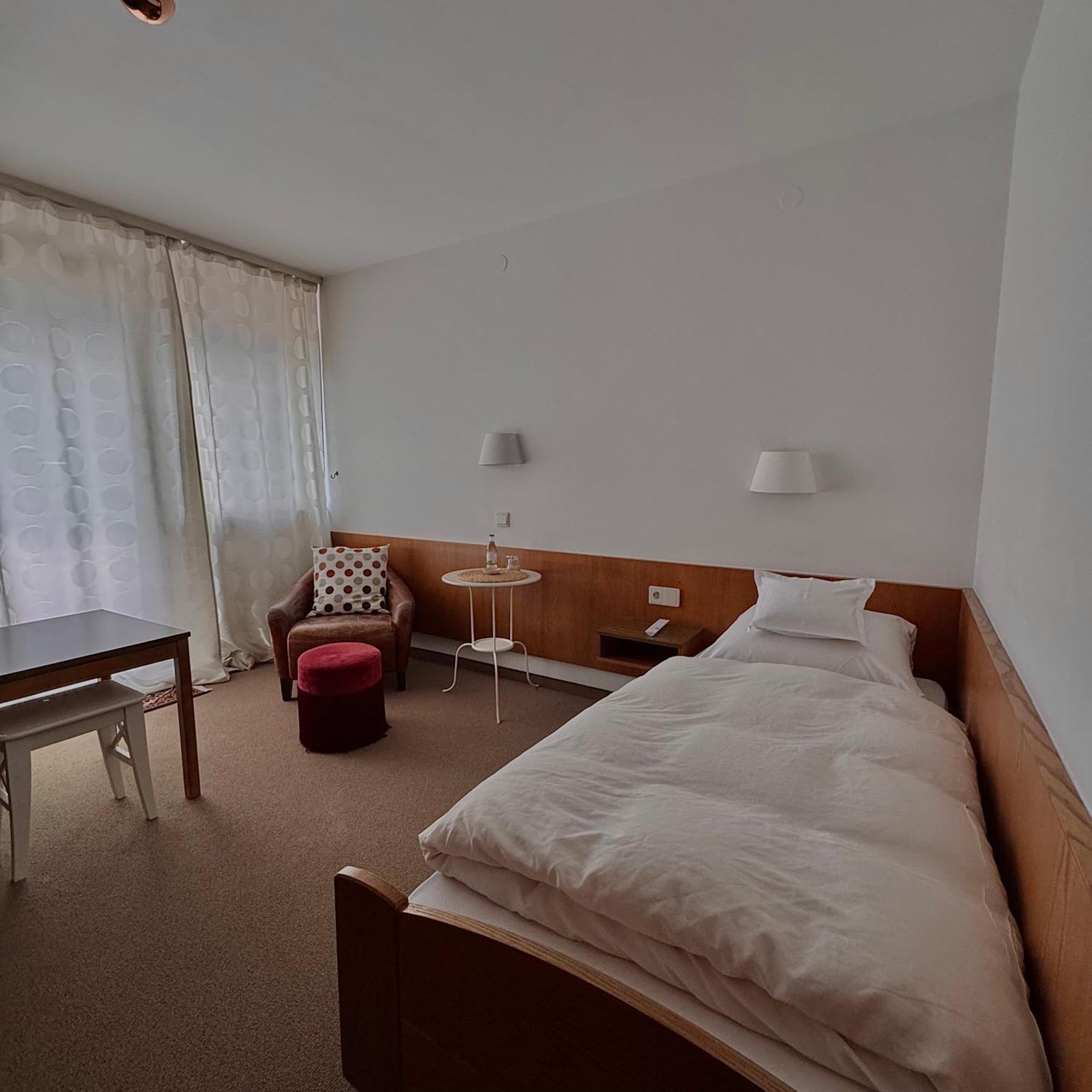 Hotel Milu Ludwigsburg Bagian luar foto