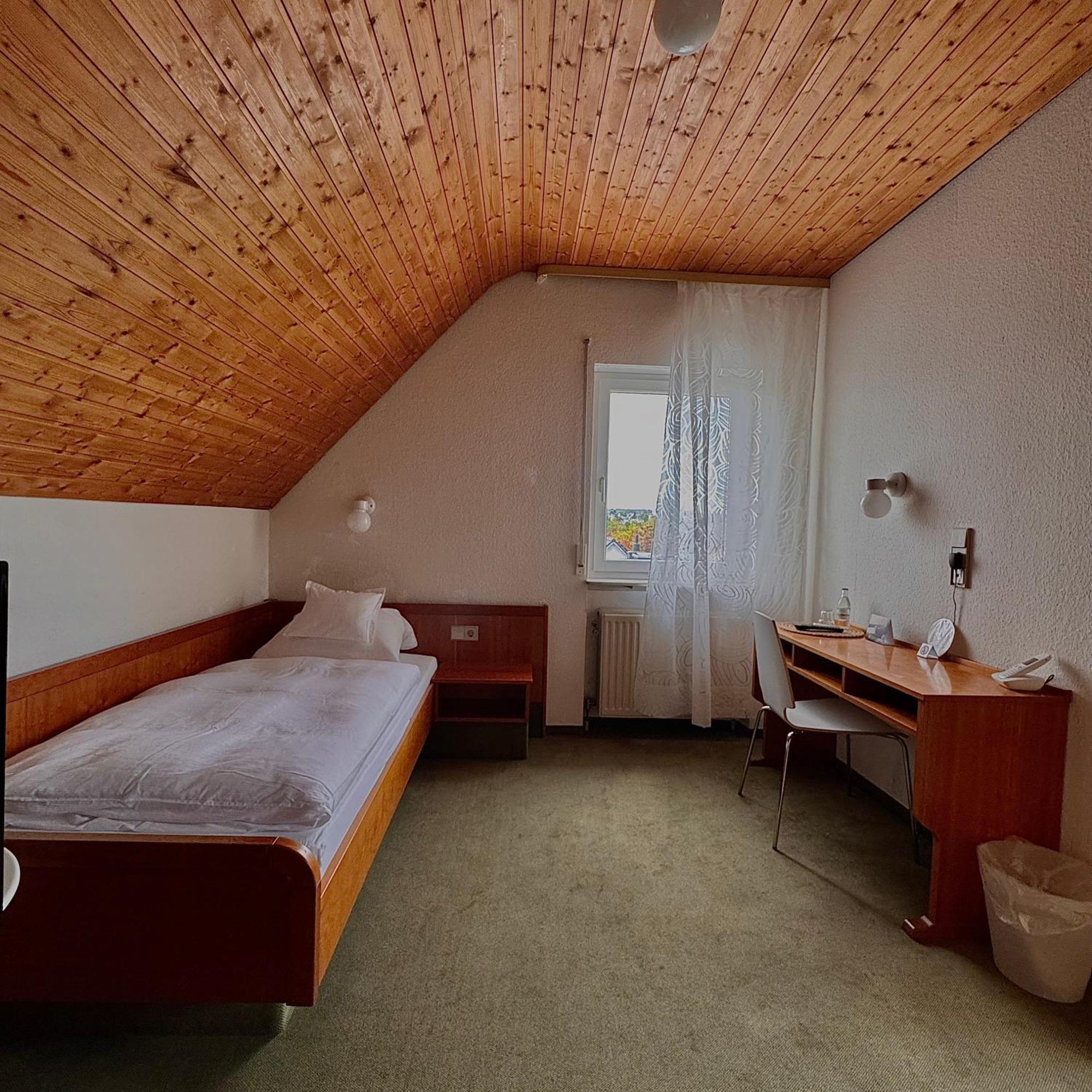 Hotel Milu Ludwigsburg Bagian luar foto