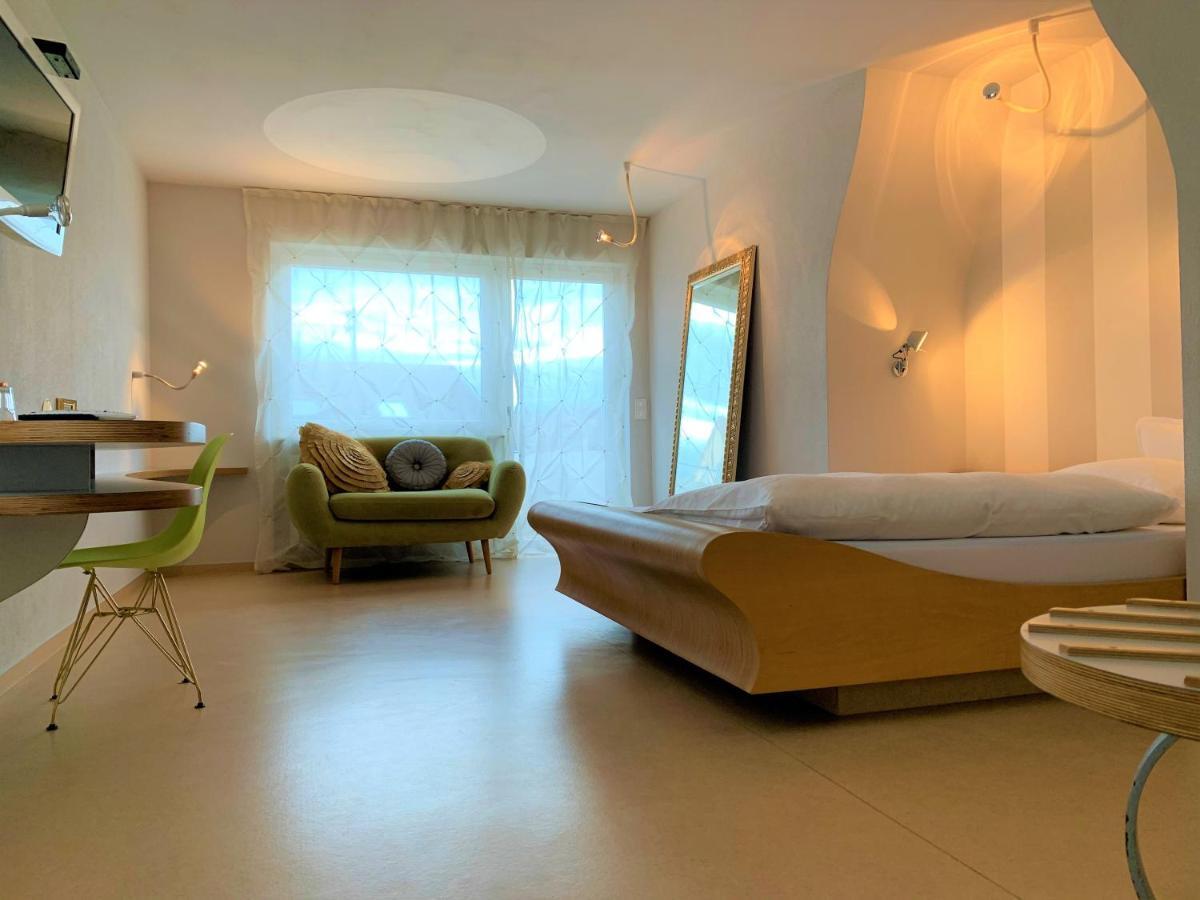 Hotel Milu Ludwigsburg Bagian luar foto
