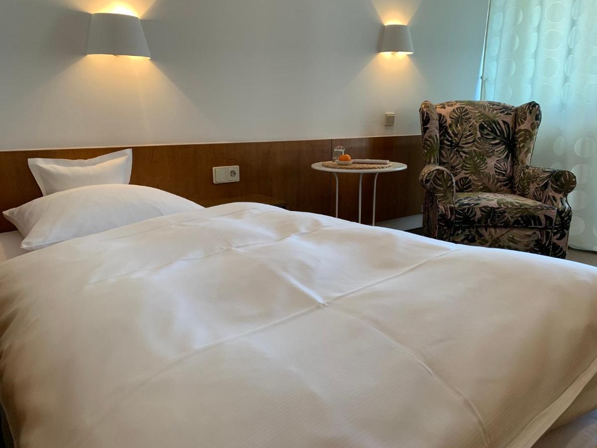 Hotel Milu Ludwigsburg Bagian luar foto
